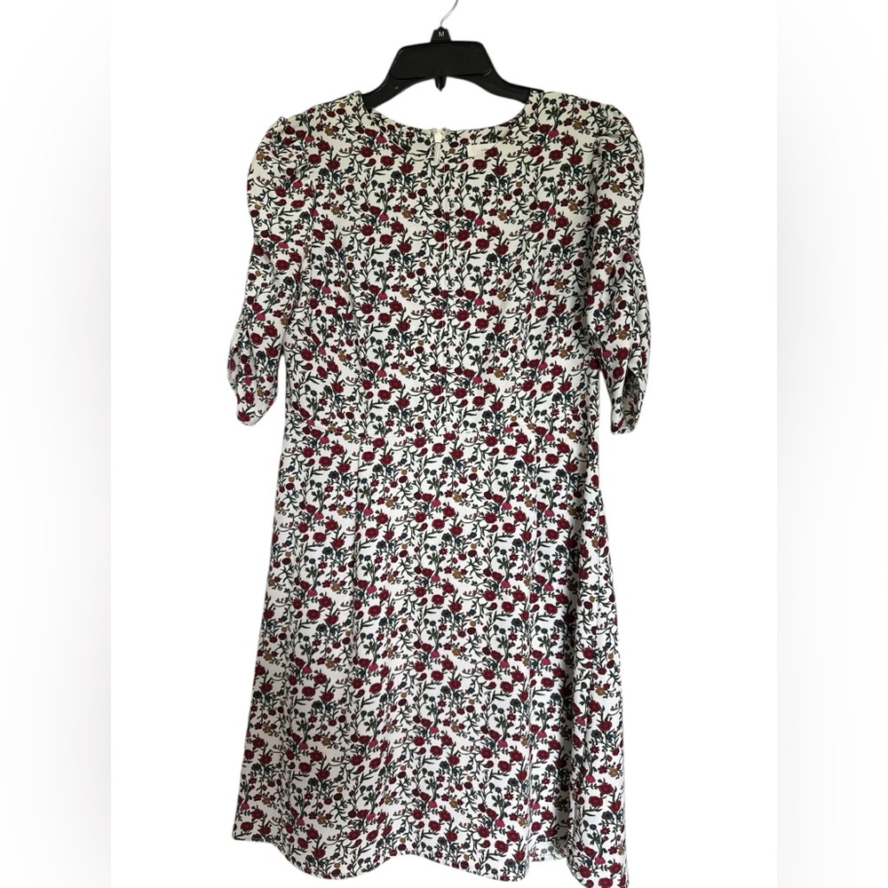 A loves a White and Red A-line Mini Dress with Puff Sleeves